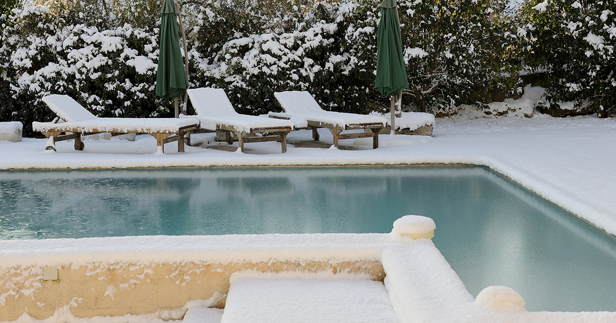 VISUEL ARTICLE HIVER2021 | Emotion paysage Réalisez l’hivernage de votre piscine avec Emotion Paysage pour être éligible au Service à la Personne Fegersheim