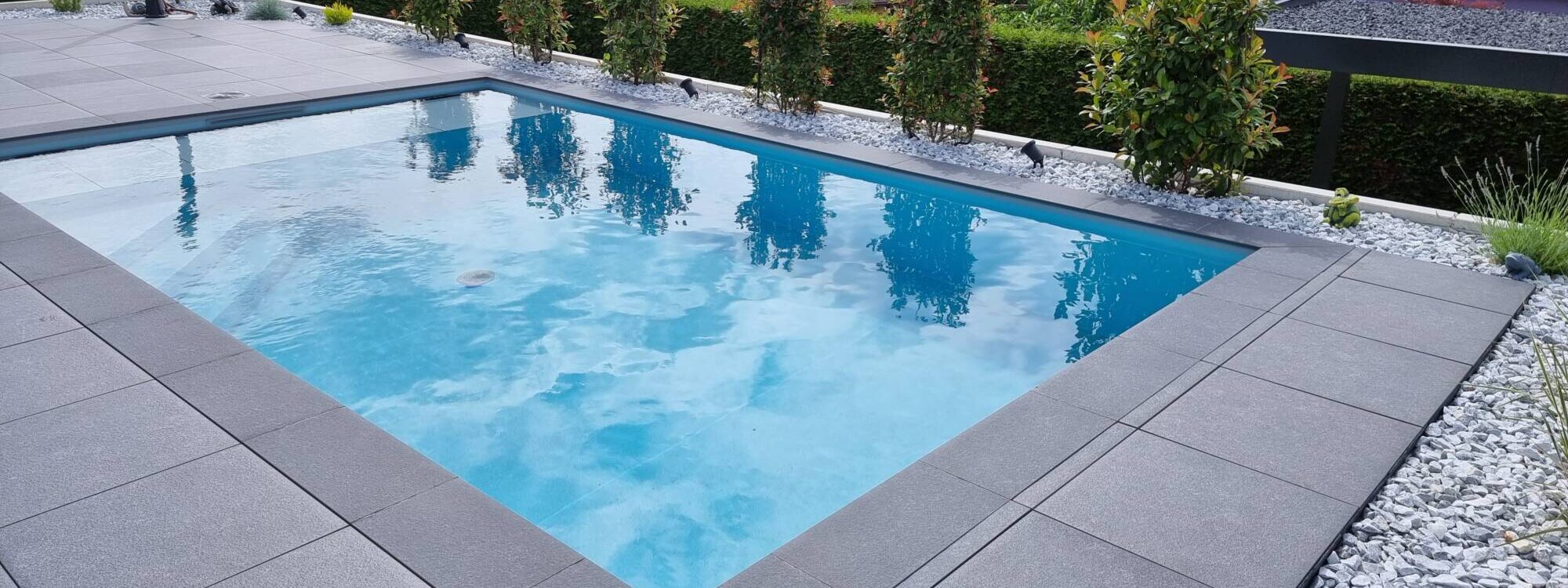 Comment r&eacute;ussir l’int&eacute;gration paysag&egrave;re d&rsquo;une piscine b&eacute;ton dans un jardin existant ? S&eacute;lestat