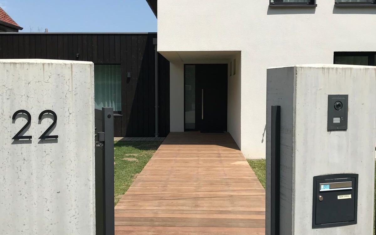 EMOTIONS PAYSAGE29 1200X750 | Emotion paysage Comment associer bois et pierre naturelle pour une entrée élégante et durable ? Ribeauville