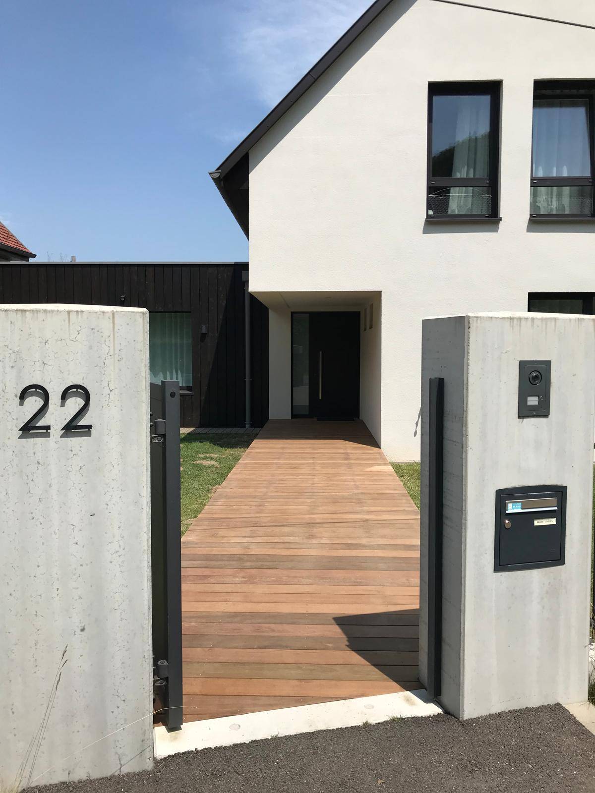 Comment associer bois et pierre naturelle pour une entrée élégante et durable ? Ribeauville