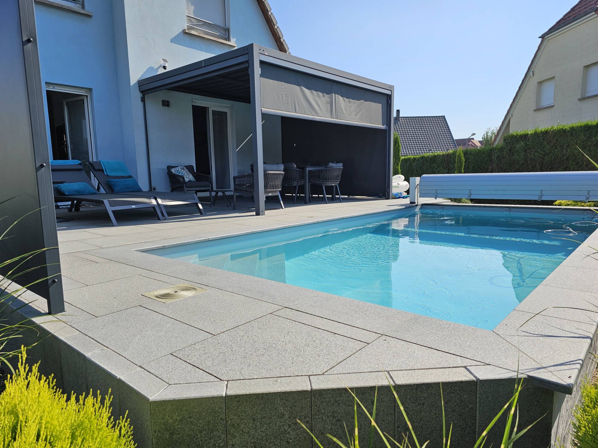 Comment personnaliser la forme de votre piscine en béton pour s’adapter à votre espace extérieur ? Ribeauville