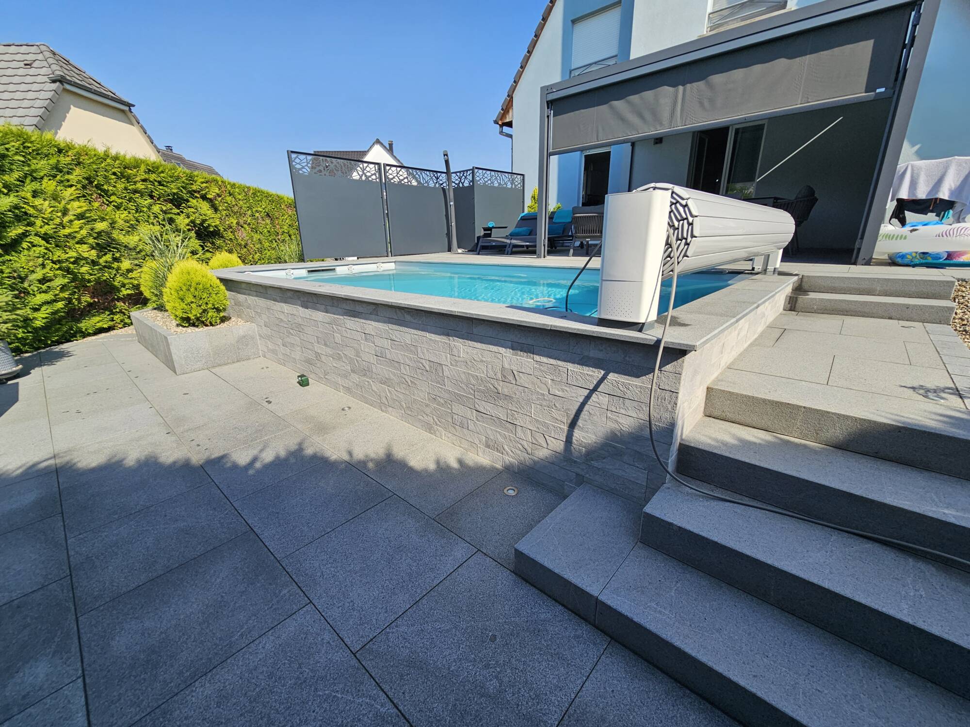 Quels matériaux choisir pour le revêtement d&#8217;une piscine en béton maçonnée ? Geispolsheim